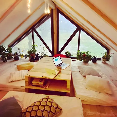 Pensiune Alunis Retreat