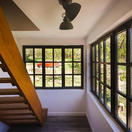 Alunis Retreat