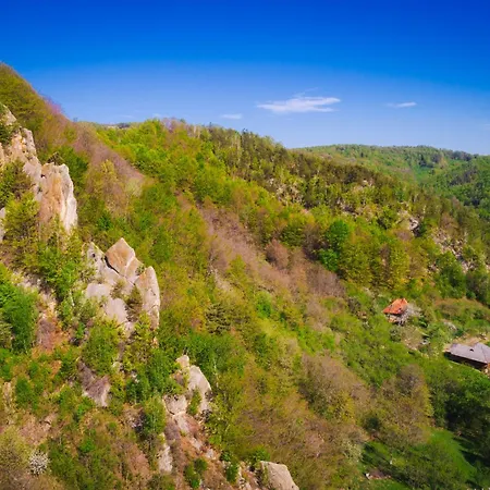 Alunis Retreat